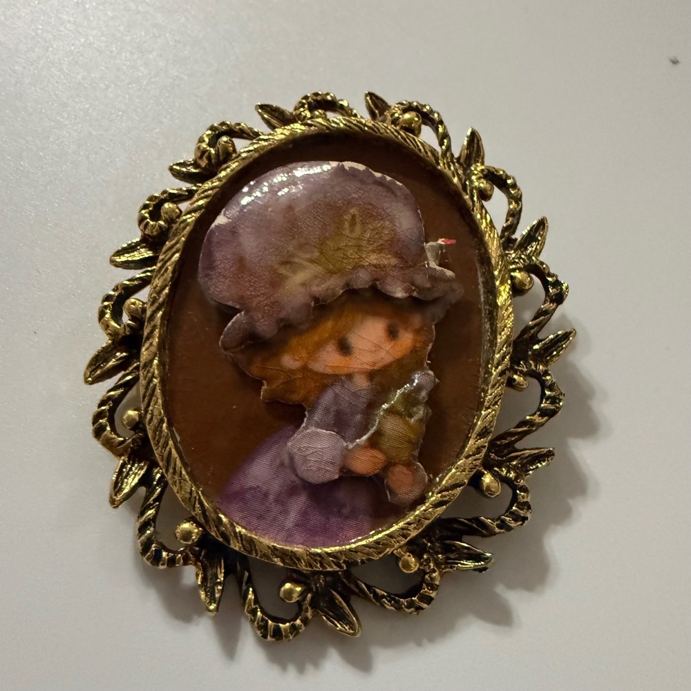 Vintage 3D Decoupage Girl Brooch Gold Tone Ornate Oval Pin Purple Bonnet Whimsy